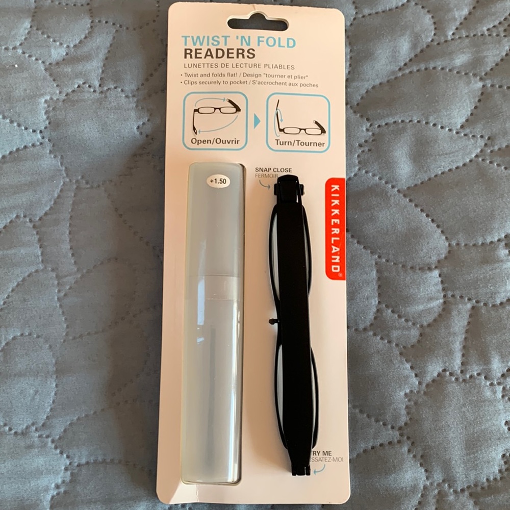 Twist and fold readers with case. 1.5